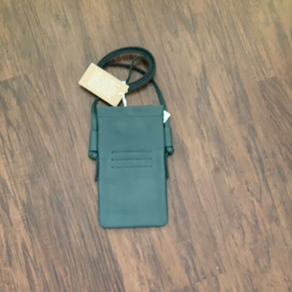 Madewell the smartphone crossbody bag in leather in green color - Picture 11 of 15